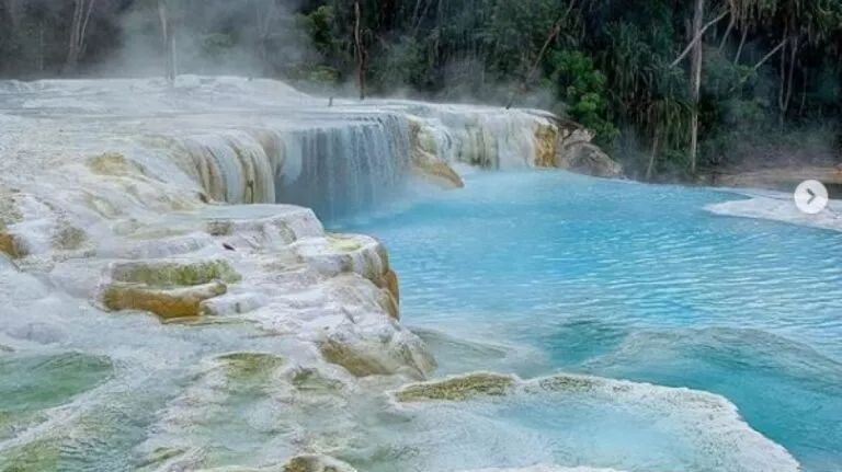 Pesona Menakjubkan Kawah Putih Dolok Tinggi Raja