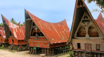 Menjelajahi Desa Tomok, Permata Wisata di Tepian Danau Toba