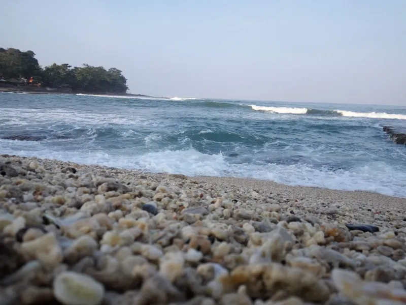 Pantai Ranca Buaya Garut