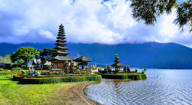 Danau Beratan