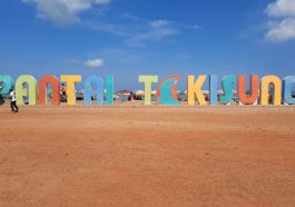 Keindahan Pantai Takisung