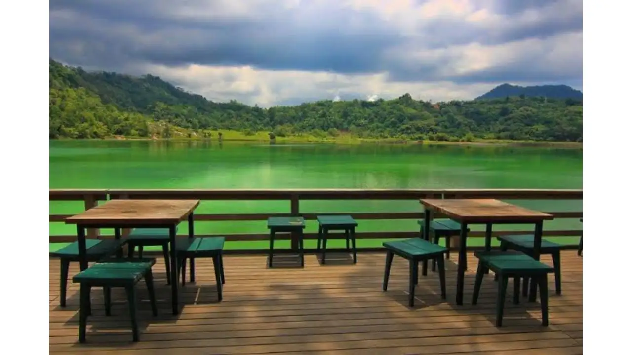 Wisata ke Danau Linow
