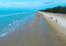 Wisata Pantai Lombang