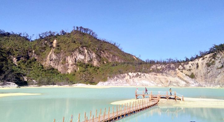 Panduan Wisata Kawah Putih Ciwidey: Lokasi, Tiket Masuk, dan Pesonanya