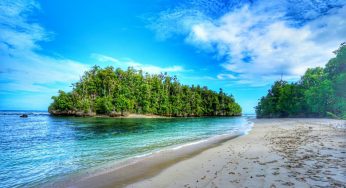 Air Lautnya Bening Seperti Kaca! Kamu Pasti Gak Percaya Pulau Dodola Ada di Indonesia