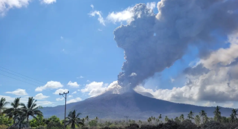 Mencekam! Gunung Lewotobi Laki-laki Meletus, Abu Vulkanik Tembus 2,5 KM ke Langit