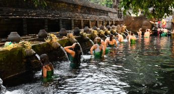 Pesona Mistis Bali! Ungkap Sejarah Pura Tirta Empul yang Air Sucinya Tak Pernah Kering!